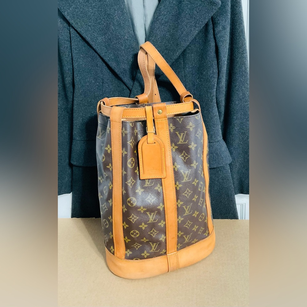 ✅AUTHENTIC LV LARGE RANDONNEE SLING BUCKET BAG - Picture 3 of 10
